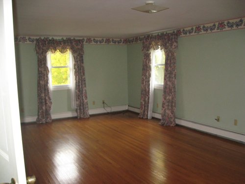 Property photo 17 - Prestigious Woodburn Home Auction